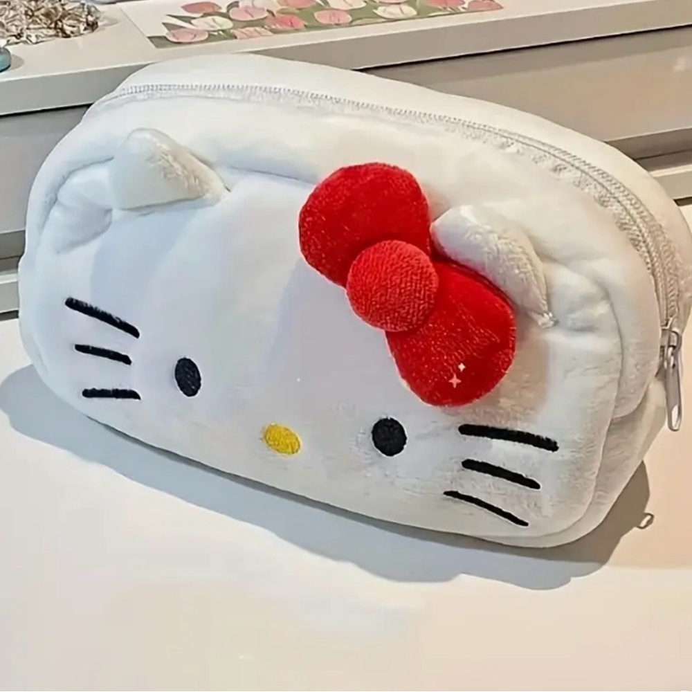 NEW Hello Kitty White Cosmetic Bag with Red Bow